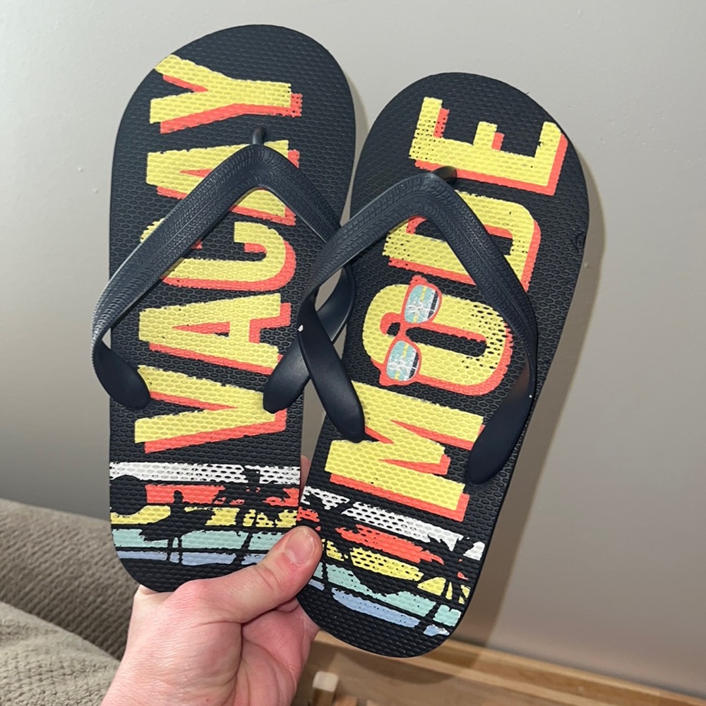Boys 5/6 Children’s Place flip flops